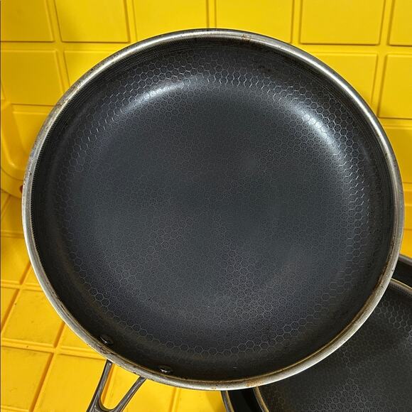 HEXCLAD 3 Piece Nonstick Stainless Steel Frying Pan Set 8,10 12” $400 - Picture 2 of 7